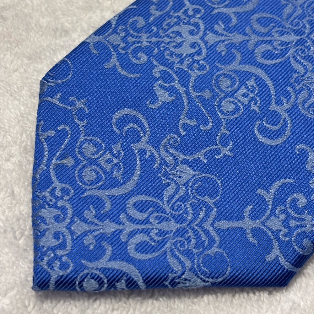 Brand New Stylish Tie By PAUL MALONE / Palm Beach
